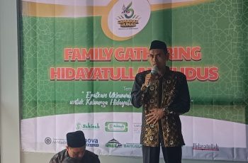 Kebersamaan Keluarga Besar Hidayatullah Kudus di Family Gathering Waduk Logung