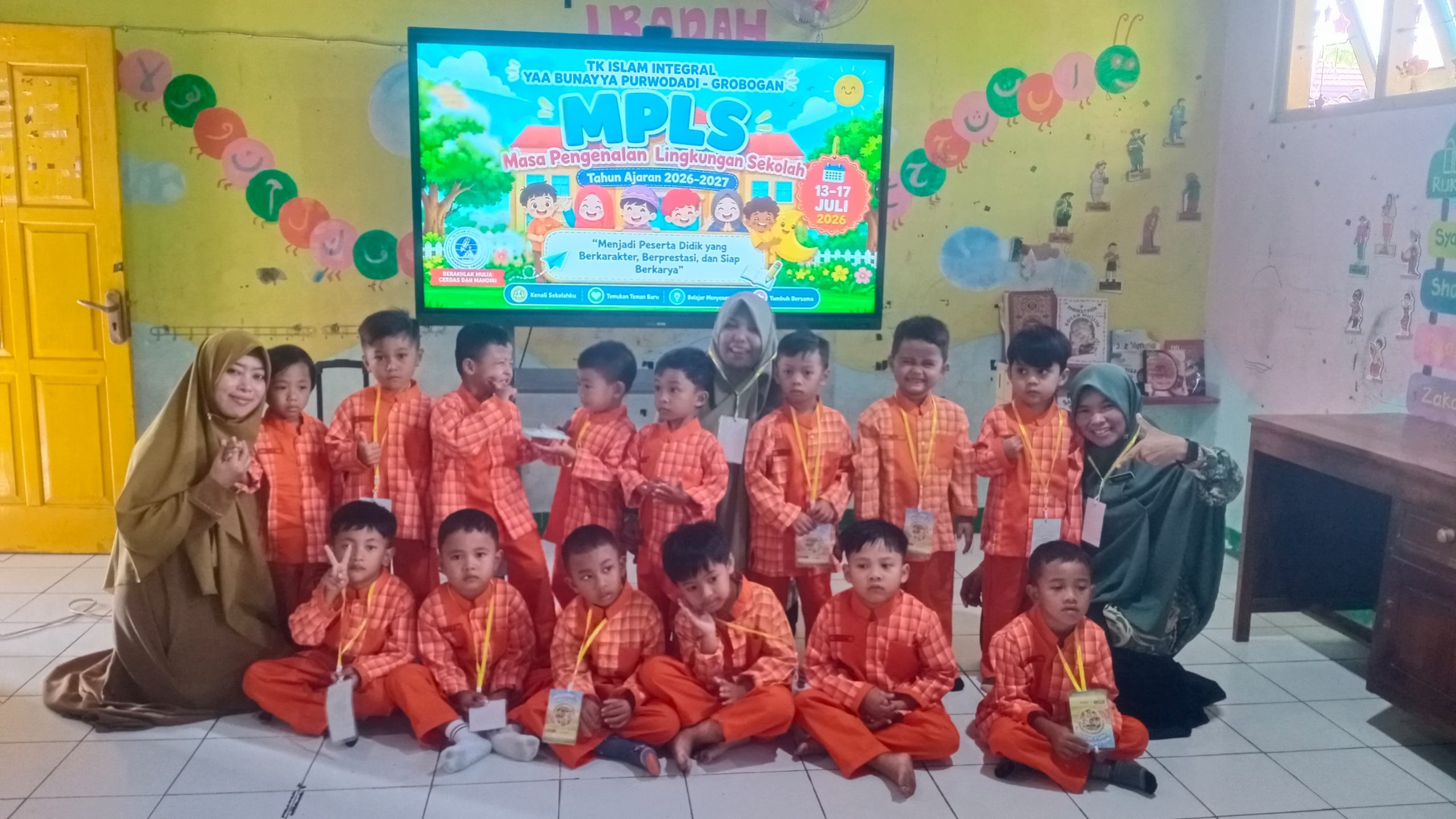 MPLS Unit TK, dalam sesi berfoto bersama